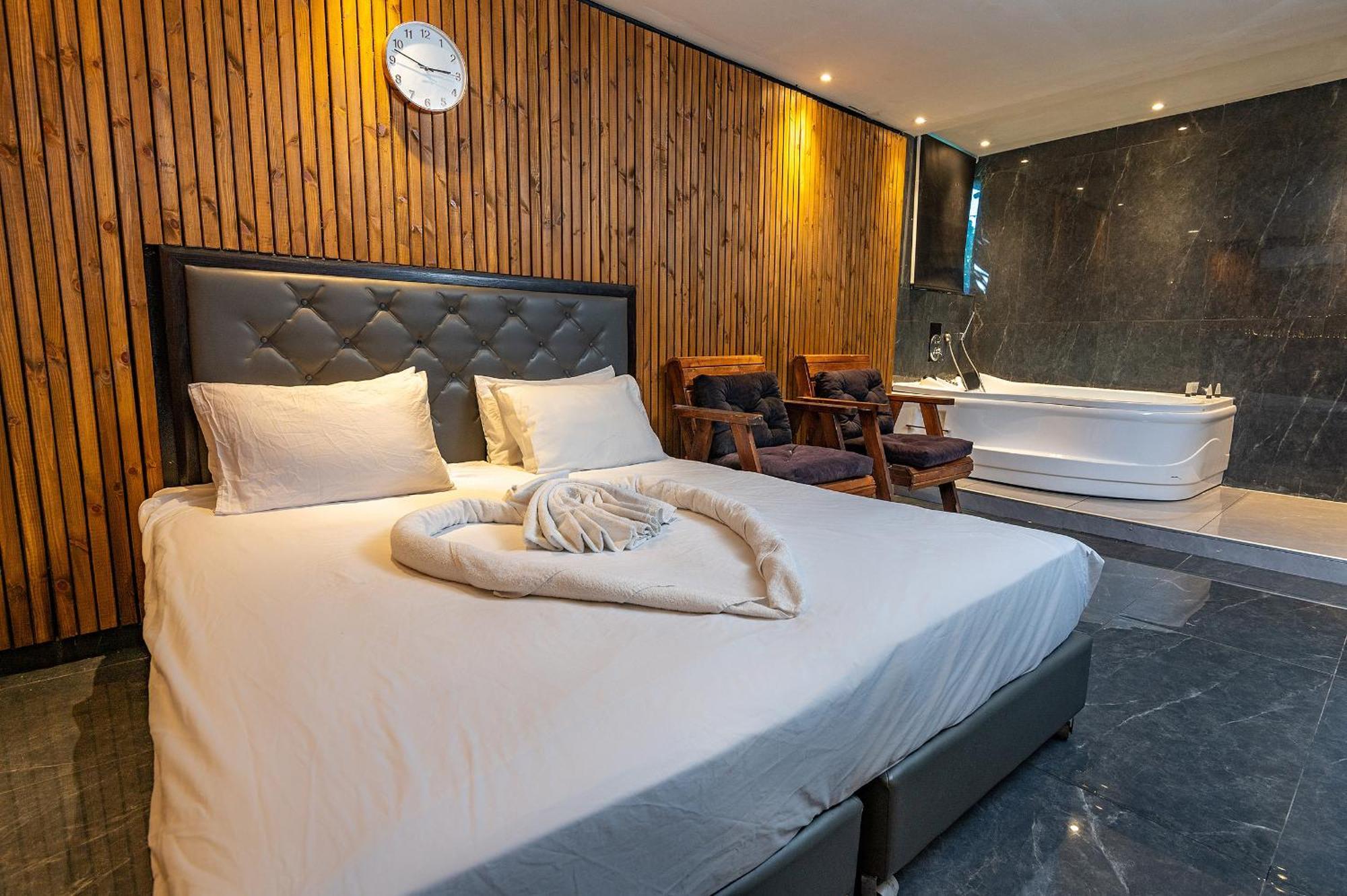 Lago Suites Hotel Jerusalem Exterior foto